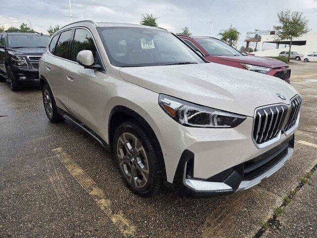 Used 2026 Dune Grey Metallic BMW xDrive28i image 3