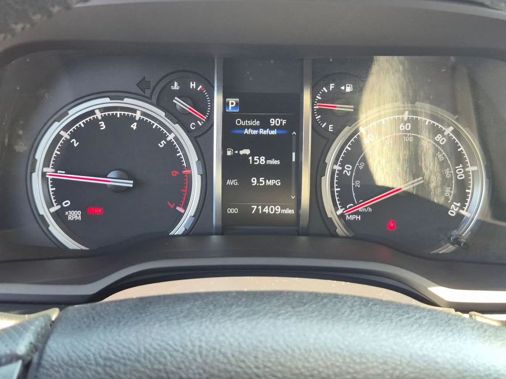 Used 2020 Black Toyota Venture image 11