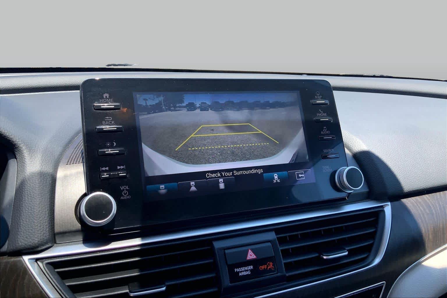 Used 2021 Platinum White Pearl Honda Touring image 27