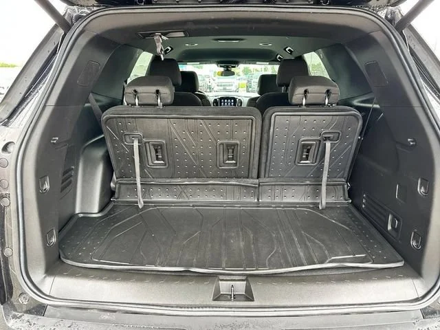 Used 2023 Mosaic Black Metallic Chevrolet LT Cloth image 5