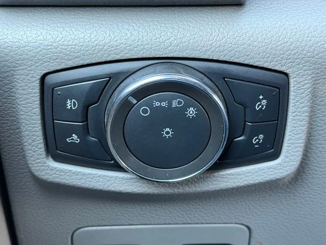 Used 2020 Velocity Blue Metallic Ford XLT image 24