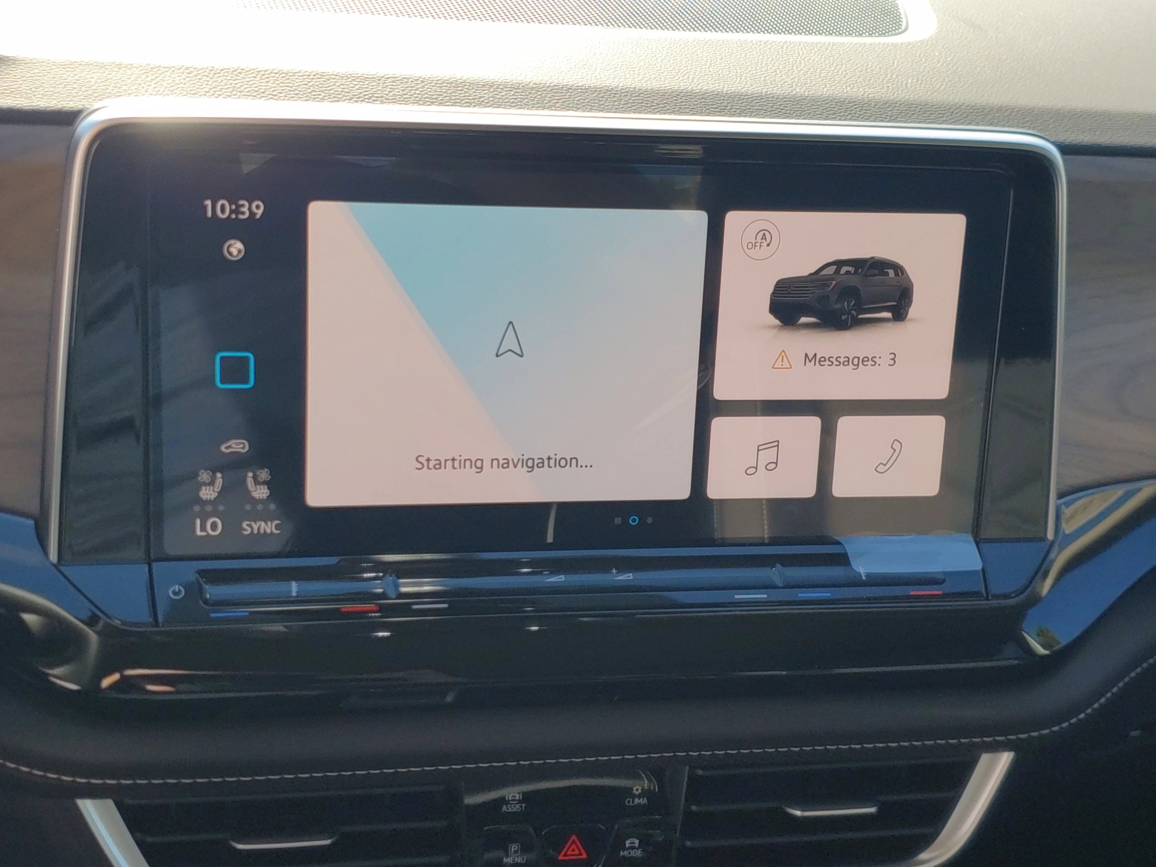 New 2026 White Volkswagen 2.0T SE w/Technology image 25