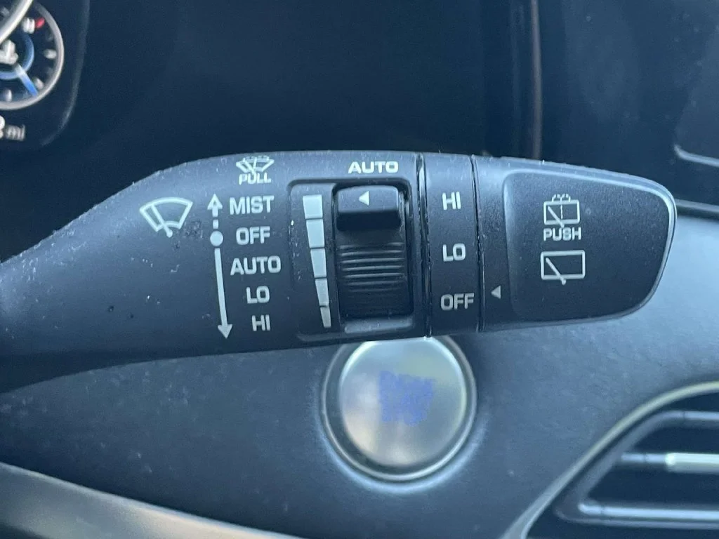 Used 2021 White Hyundai Calligraphy image 29