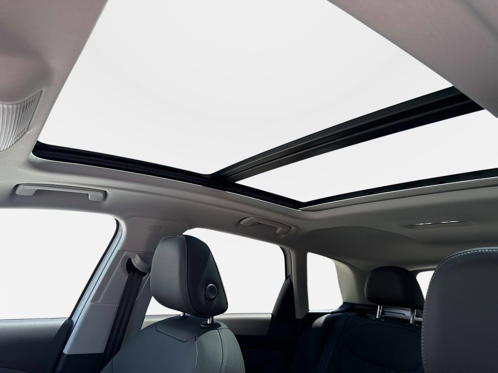 New 2026 Arkona White Audi S line image 22