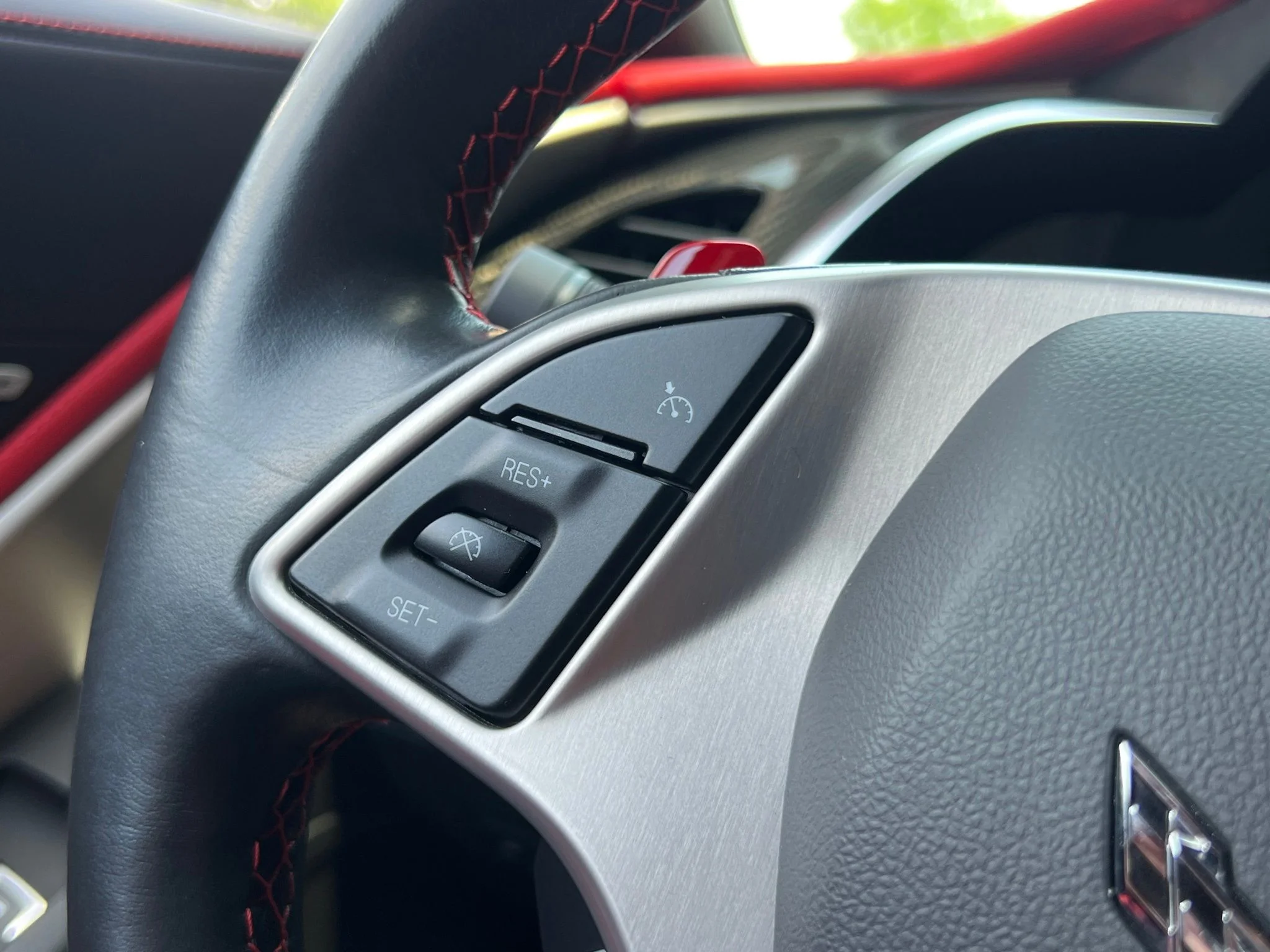Used 2019 White Chevrolet ZR1 image 27