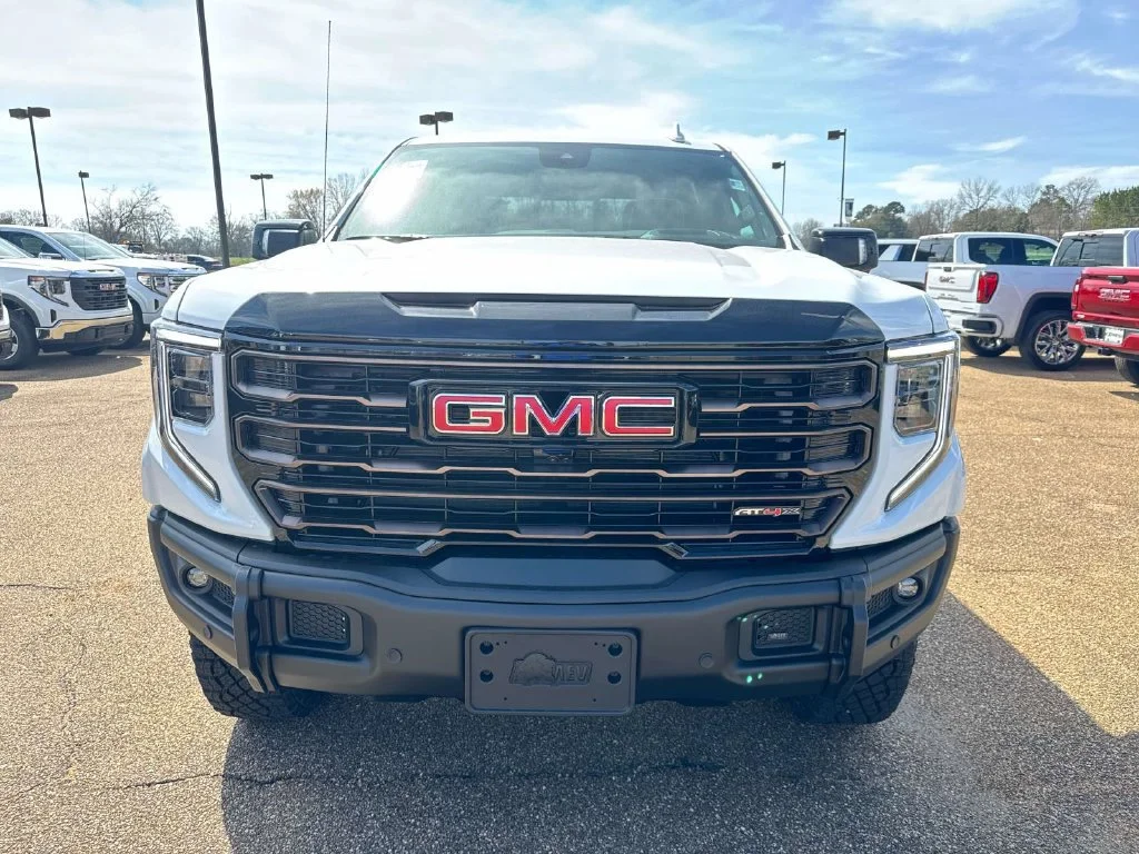 2026 GMC Sierra 1500 AT4X - Photo 4