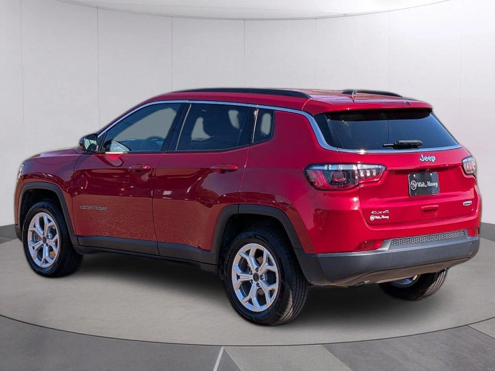 Used 2025 Red Hot Pearlcoat Jeep Latitude image 3