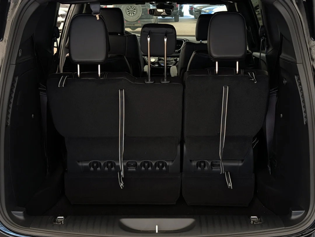 New 2027 Black Chrysler Select - - AWD - Customer Preferred Pkg 27L - Safety Sphere - Full Sunroof & More! image 28