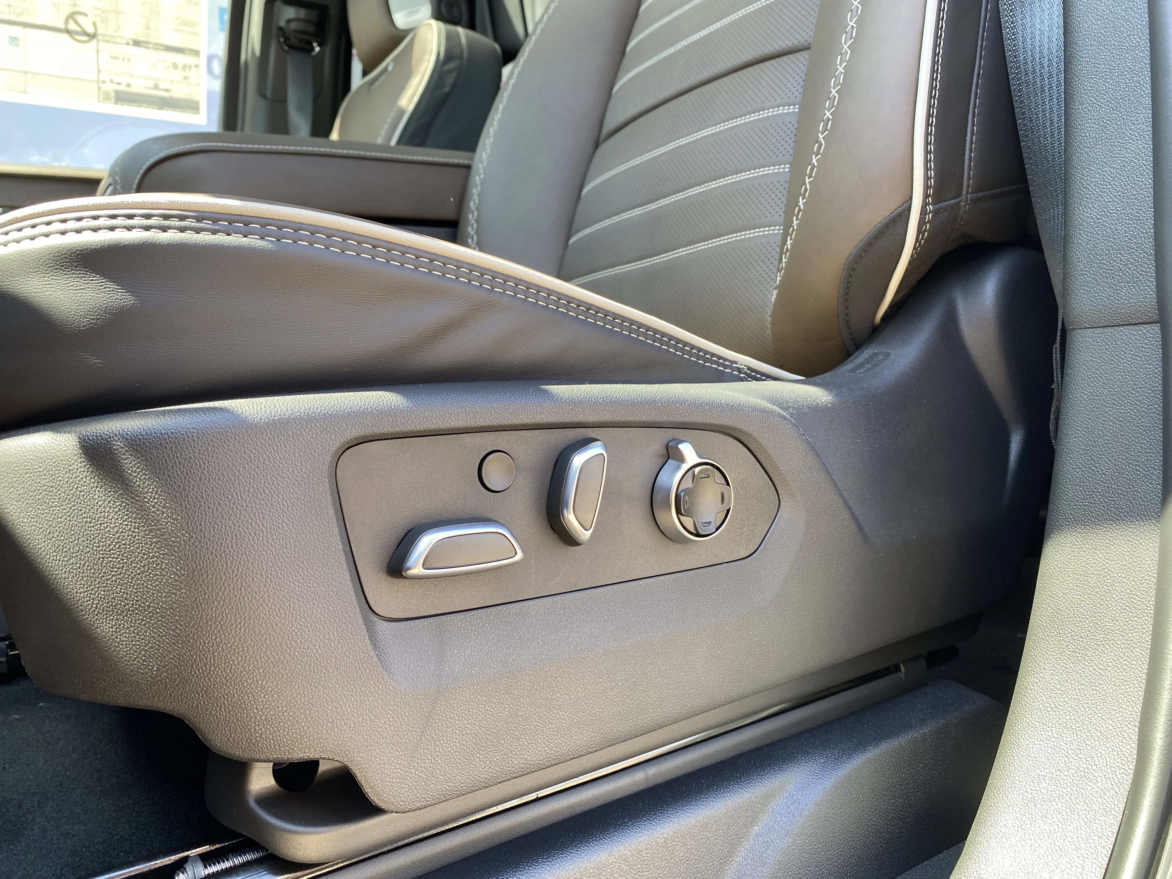 New 2026 ONYX BLACK GMC Denali Ultimate image 27