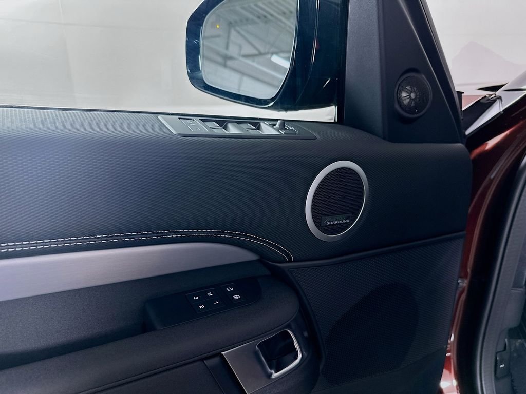 2026 Land Rover Discovery Gemini Edition - Photo 22