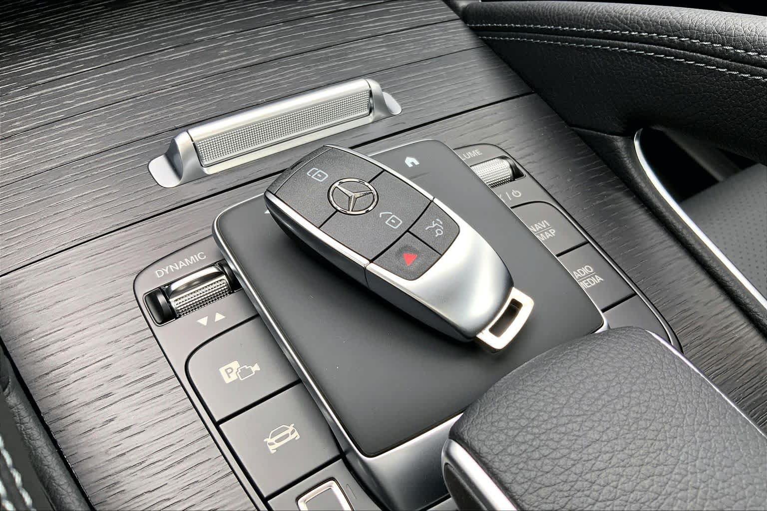 New 2026 Obsidian Black Metallic Mercedes-Benz GLE 450 image 21