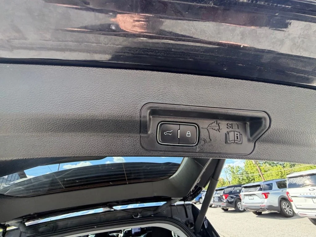 Used 2023 Black Ford XLT image 45