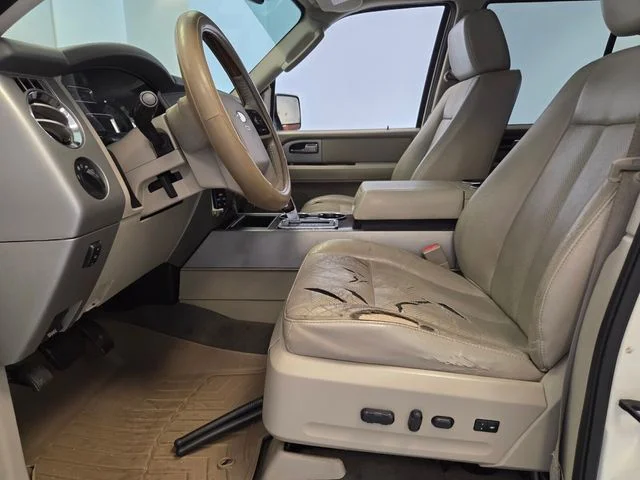 Used 2008  Ford Limited image 10