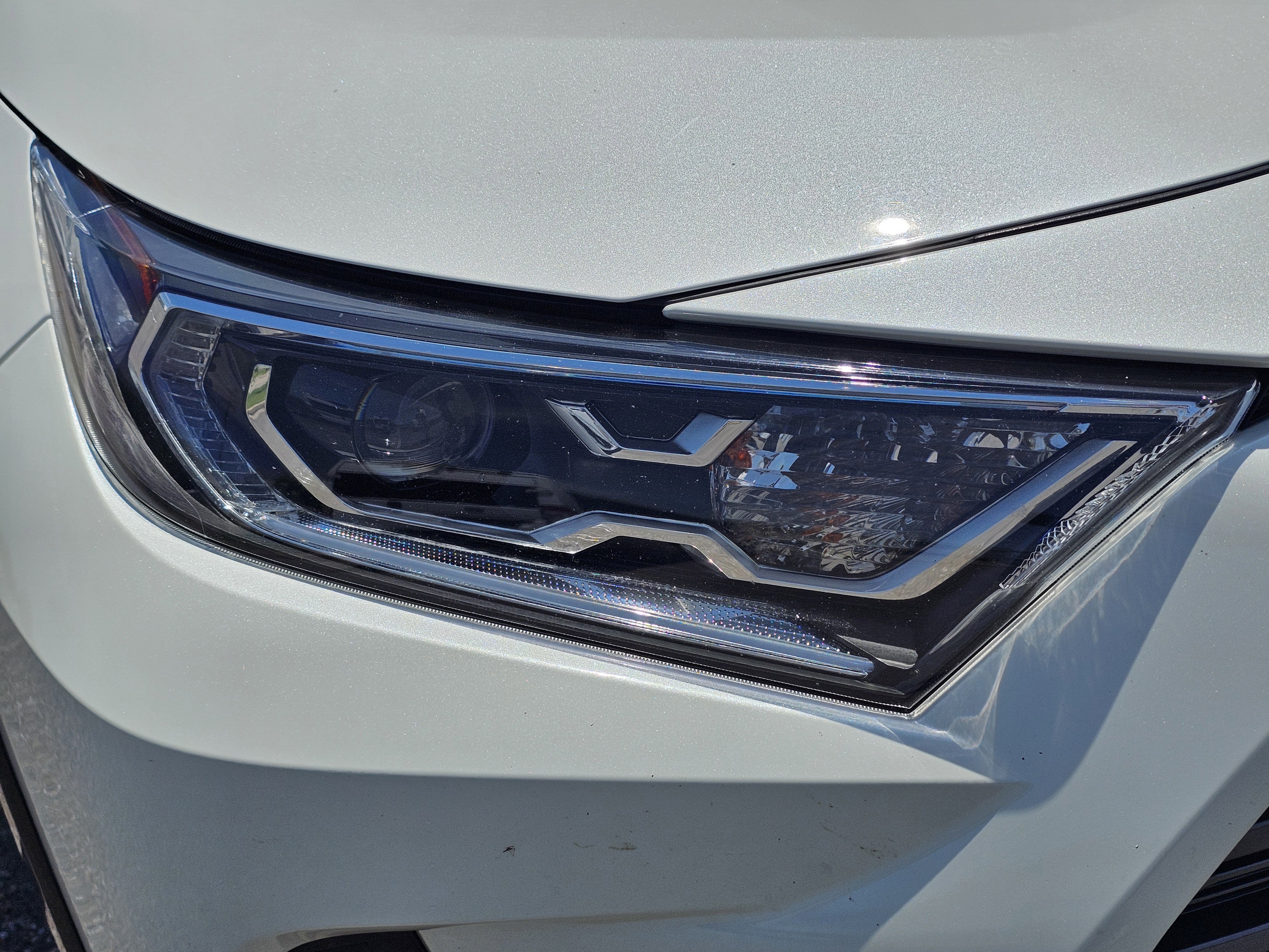 Used 2021 Blizzard Pearl/Midnight Black Metallic Toyota Hybrid XSE image 4