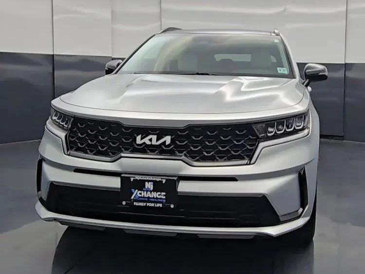 Used 2022  Kia S Sport Utility 4D image 4