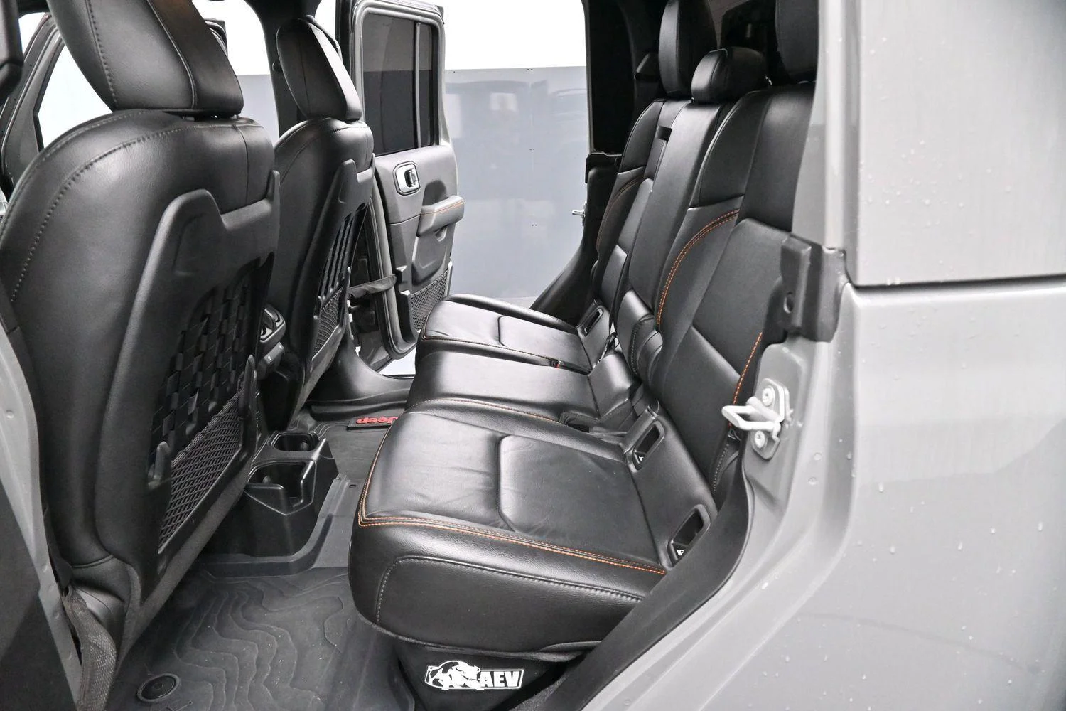 Used 2021 Sting-Gray Clearcoat Jeep Mojave image 26