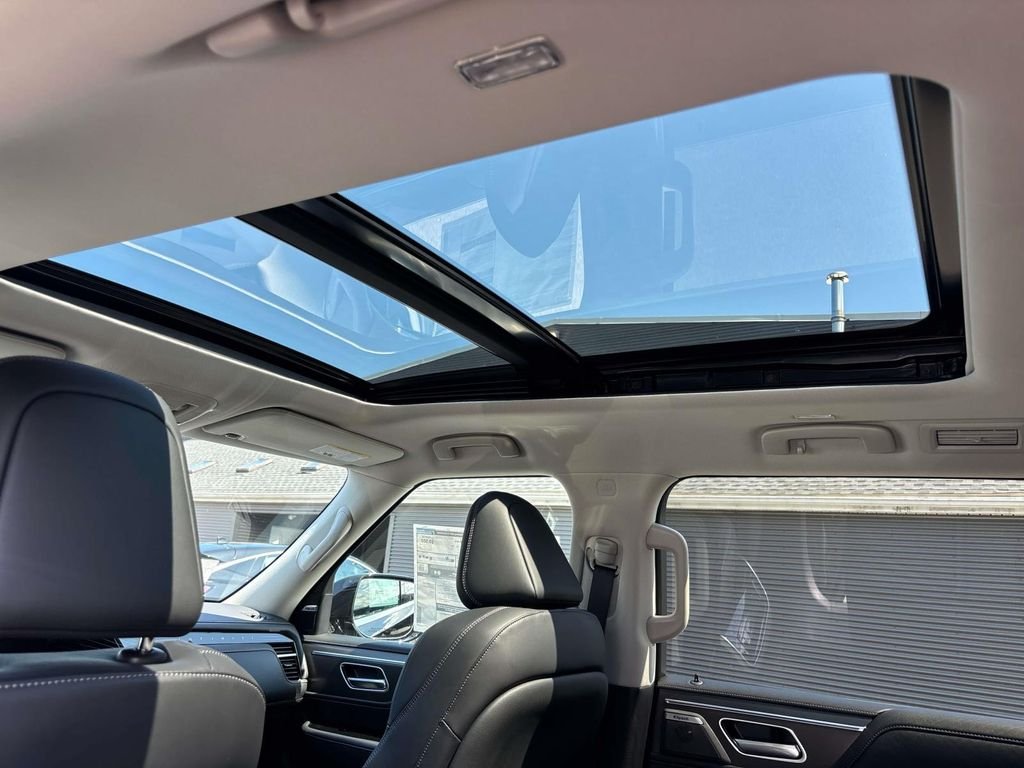 New 2027  INFINITI PURE image 8