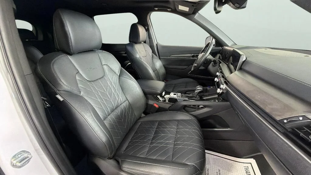 Used 2024 White Kia EX X-Line image 37