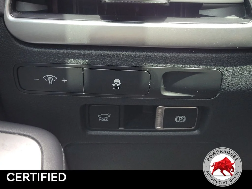 Used 2023 White Hyundai SEL image 31