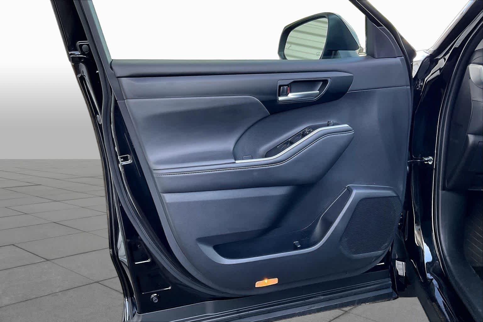 Used 2026 Midnight Black Metallic Toyota XLE image 22