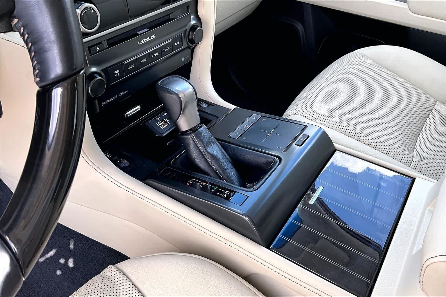 Used 2023 Eminent White Pearl Lexus Premium image 31