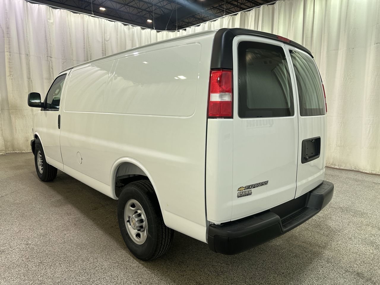 2026 Chevrolet Express Cargo Work Van - Photo 9