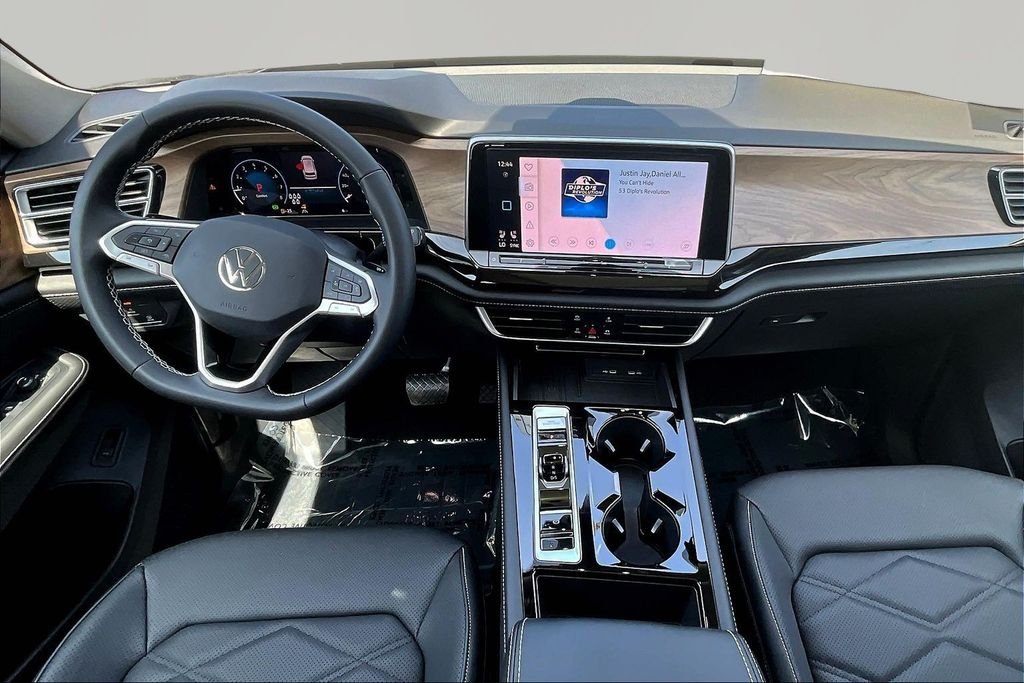 2026 Volkswagen Atlas SE w/Tech - Photo 7