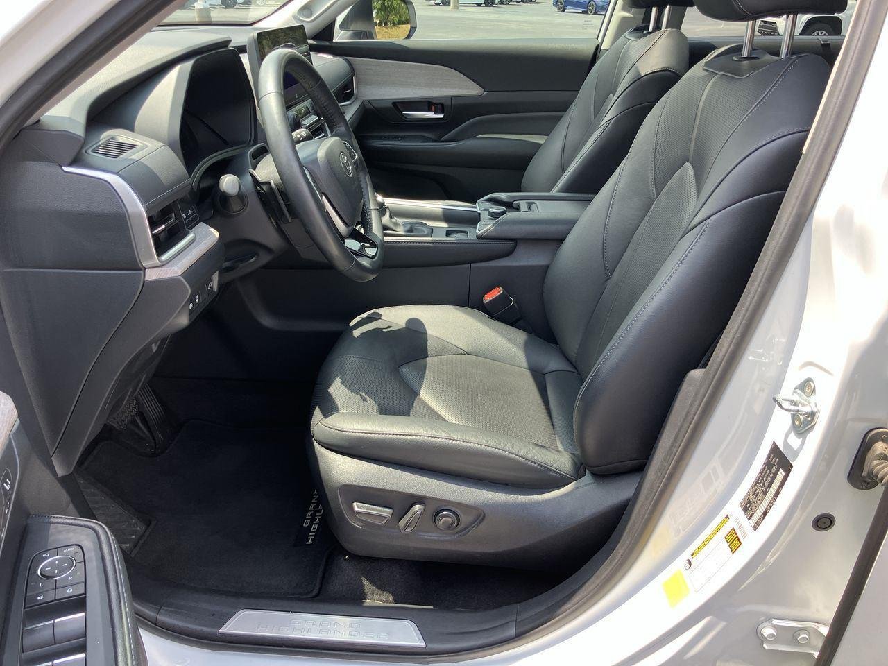 Used 2024 White (Wind Chill Pearl) Toyota Platinum AWD image 15
