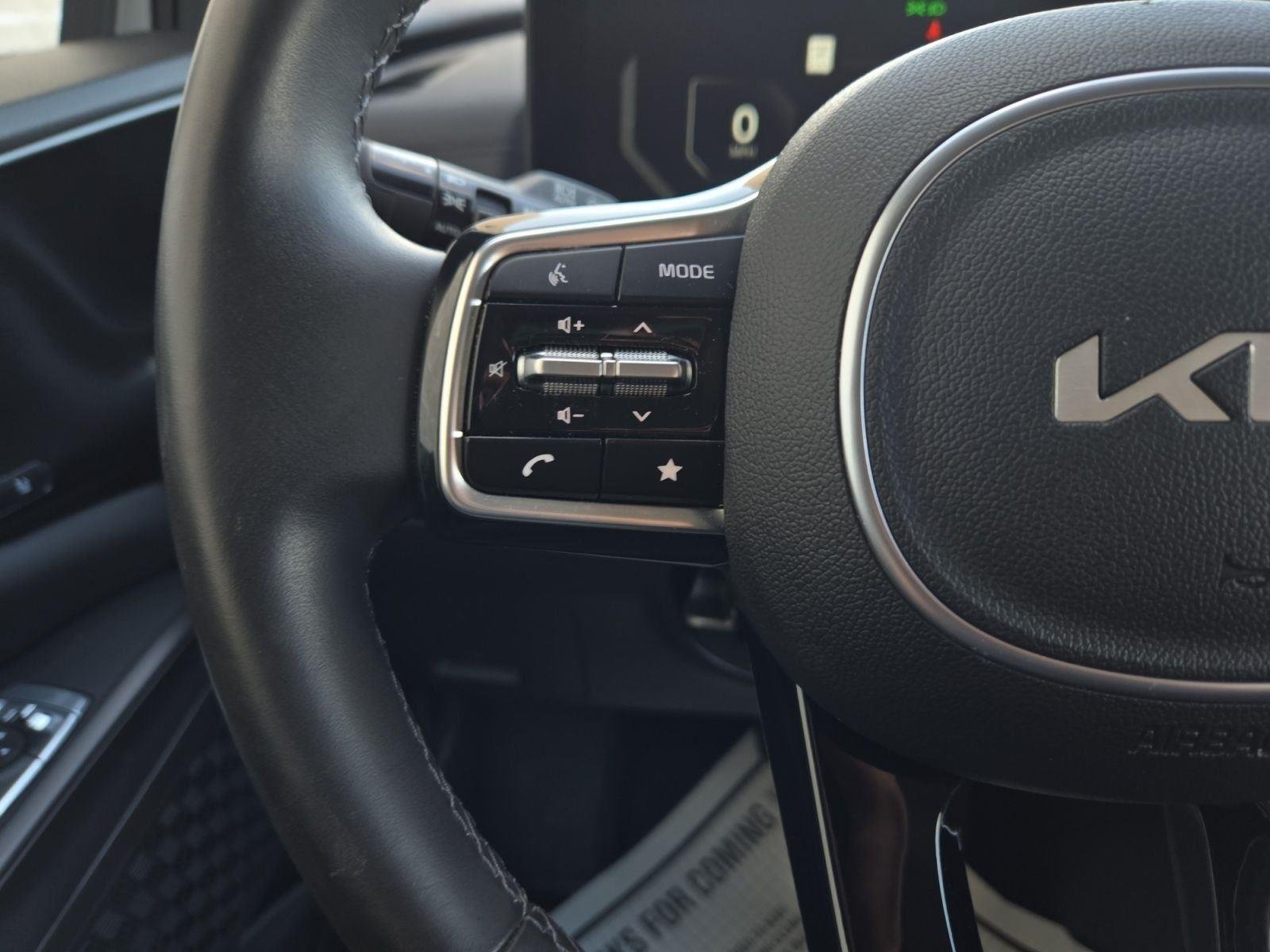 Used 2025 Ceramic Silver Kia SX image 19