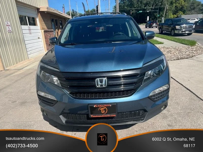 Used 2018 Blue Honda Touring Sport Utility 4D image 3