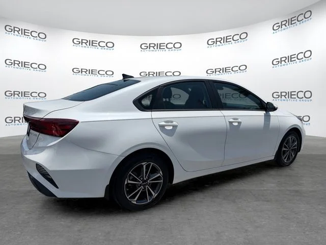Used 2023 White Kia LXS image 7