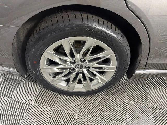 Used 2022 Silver Lexus 500 Base image 10