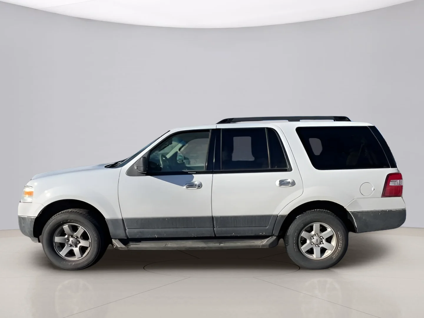 Used 2011 White Ford XLT image 2