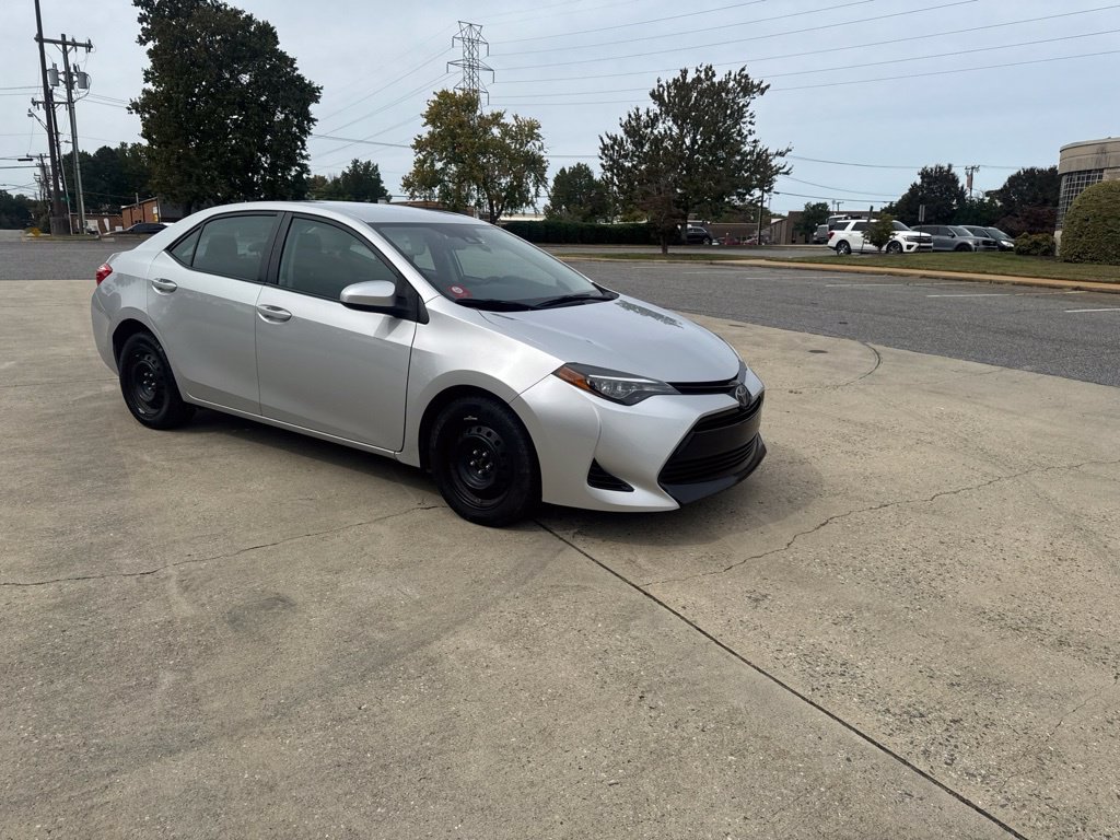 Used 2017 Silver Toyota LE image 5