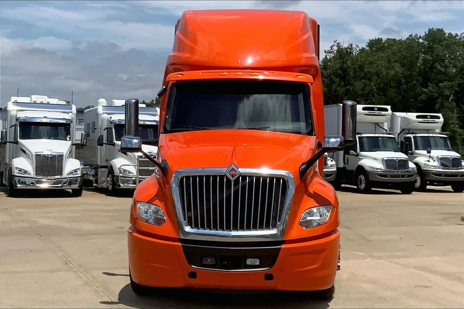 Used 2020 ORANGE International  image 2