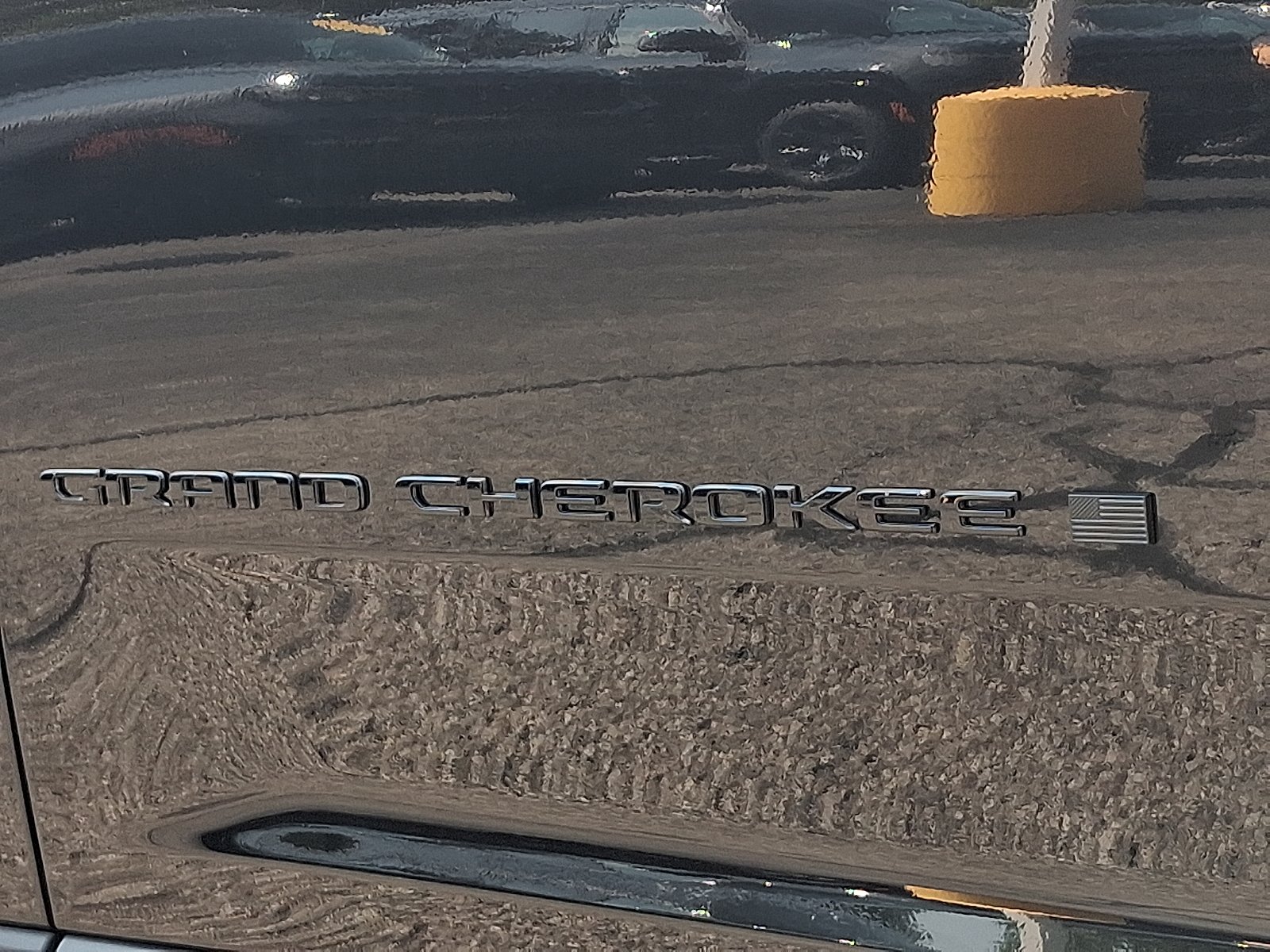 New 2027 High-Gloss Black Paint Jeep Laredo Altitude 4x4 image 17