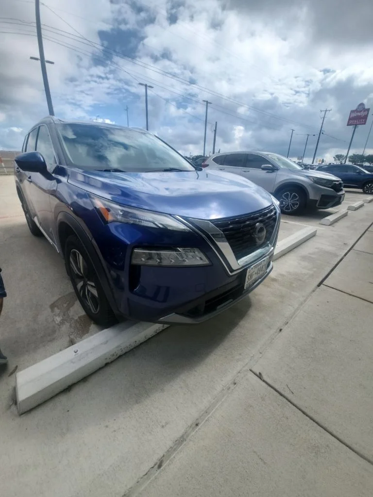 2023 Nissan Rogue SL FWD's photo