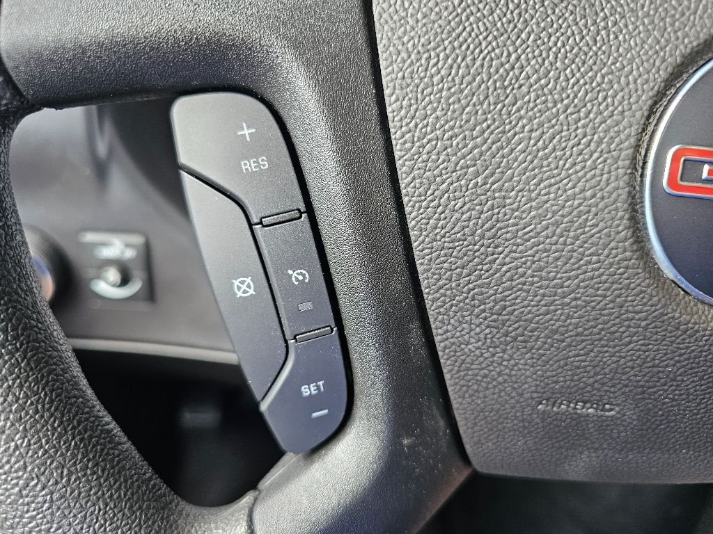 2025 GMC Savana Cargo Work Van - Photo 31