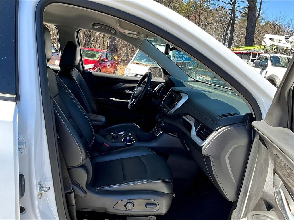 Used 2024 White GMC SLT image 14
