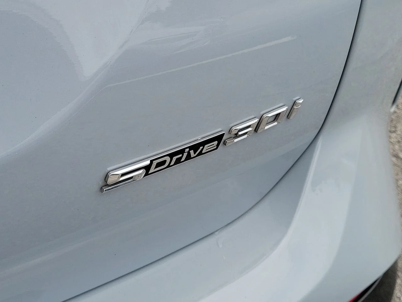 Used 2022 Gray BMW sDrive30i image 8