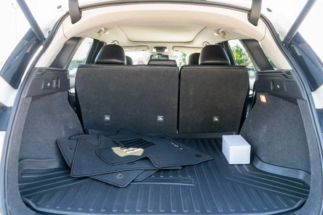 Used 2019 White INFINITI ESSENTIAL image 10