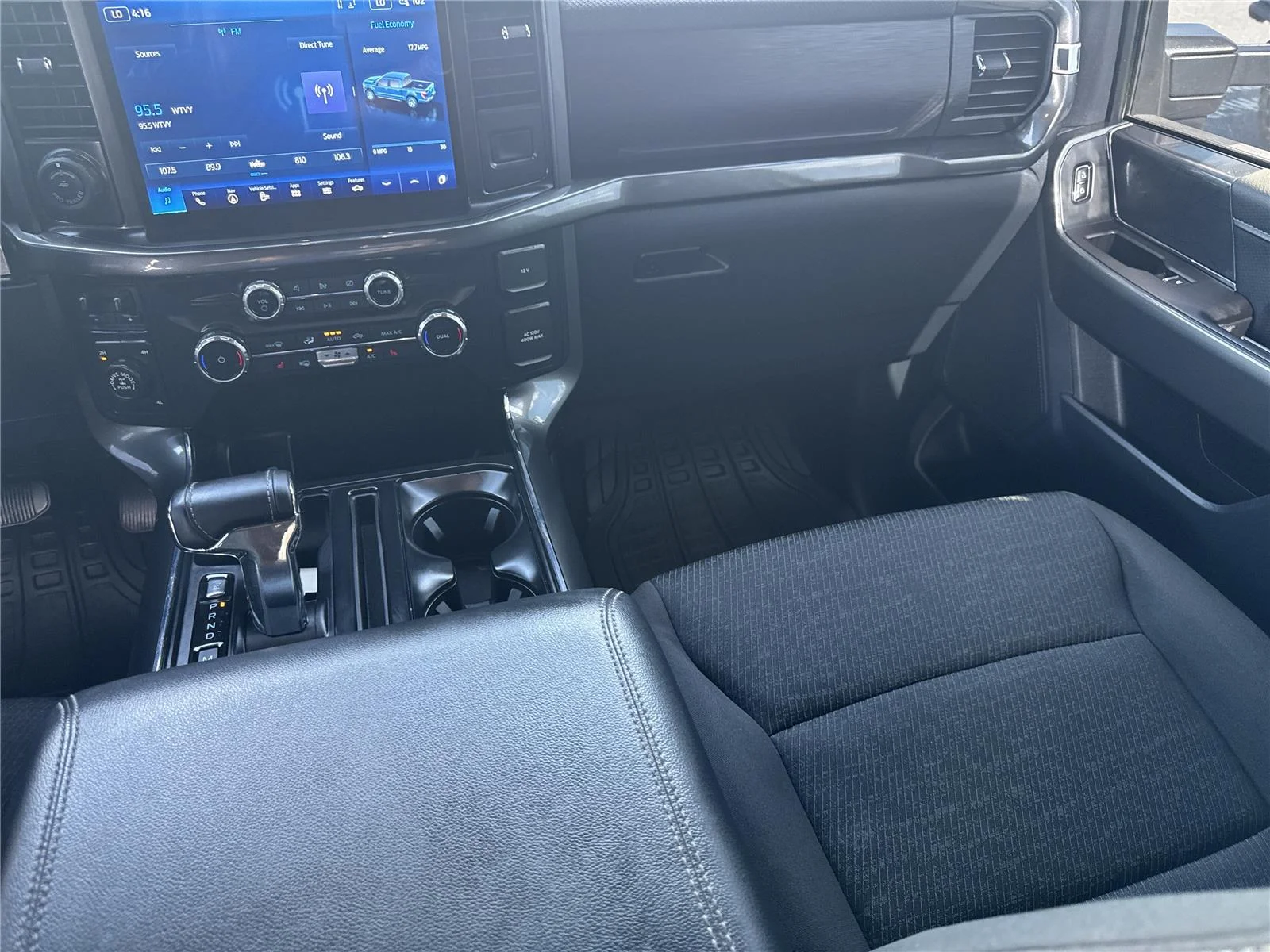 Used 2023 Agate Black Ford XLT image 16