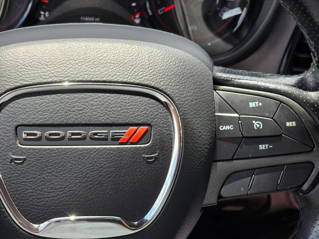 Used 2019 Black Dodge SXT image 17