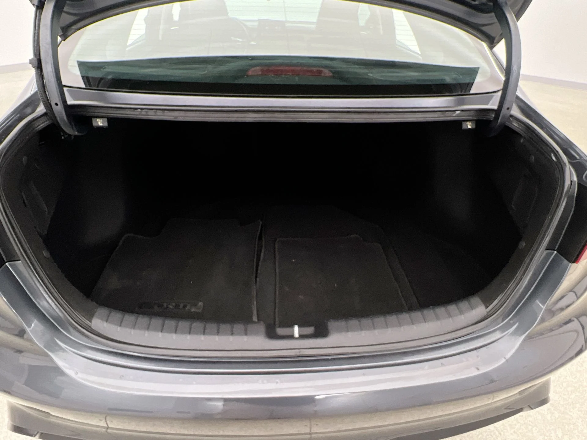 Used 2023 Gray Kia LXS image 35