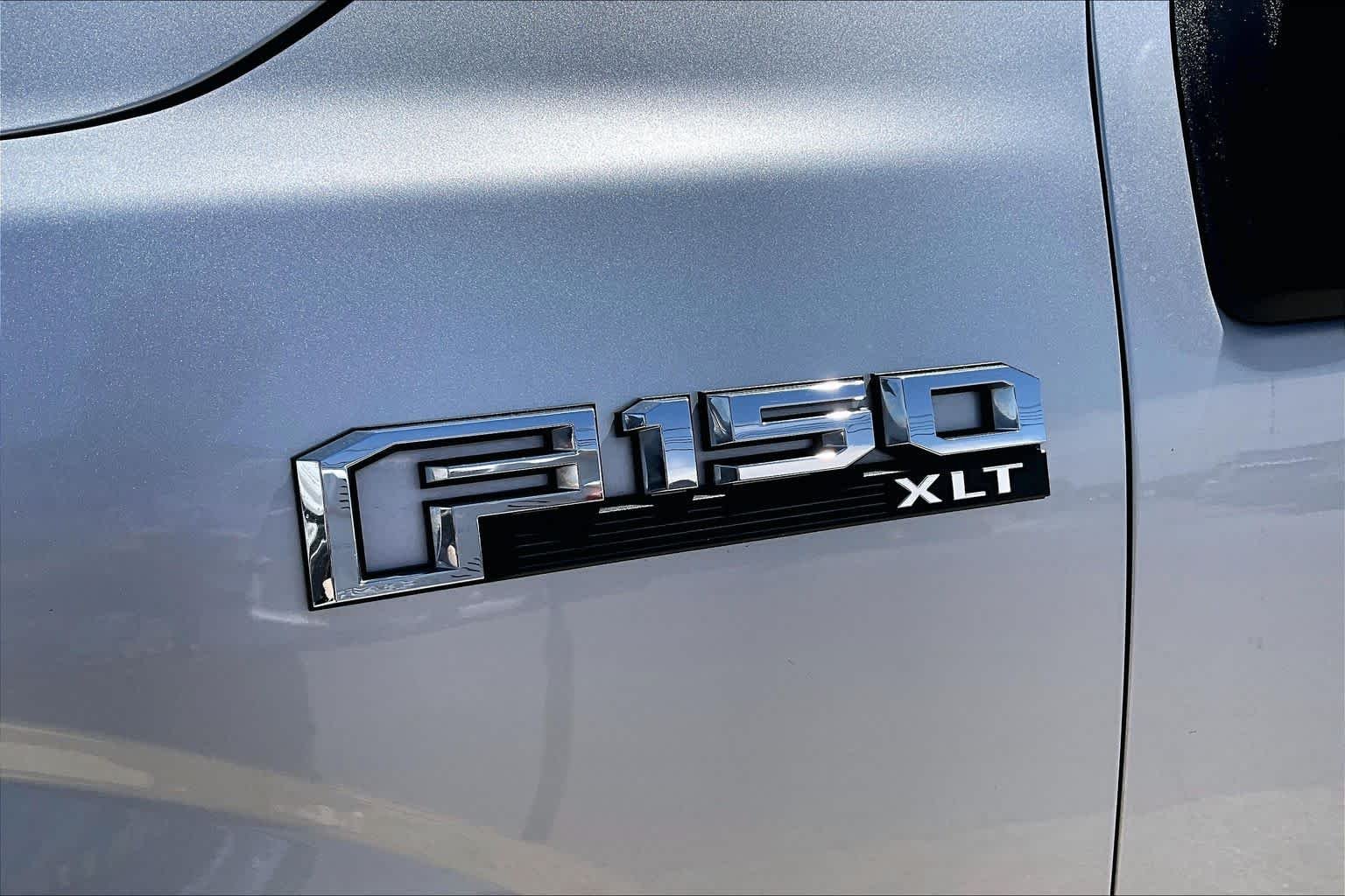 Used 2017 Ingot Silver Ford XLT image 10