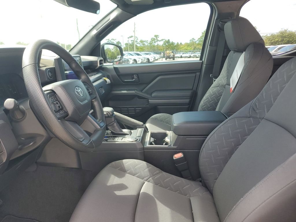 2025 Toyota Tacoma SR5 - Photo 15
