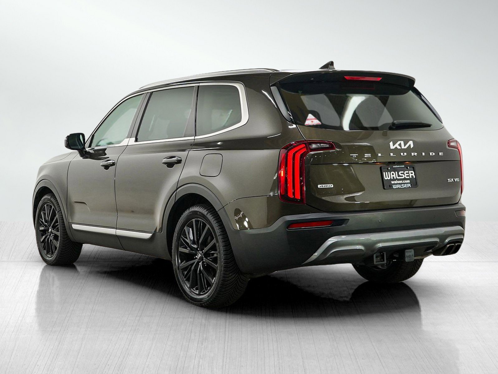 Used 2020 Dark Moss Kia SX AWD image 3