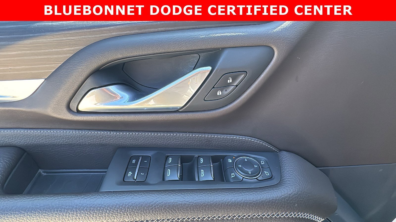 Certified Used 2022 White Frost Tricoat GMC Denali image 13