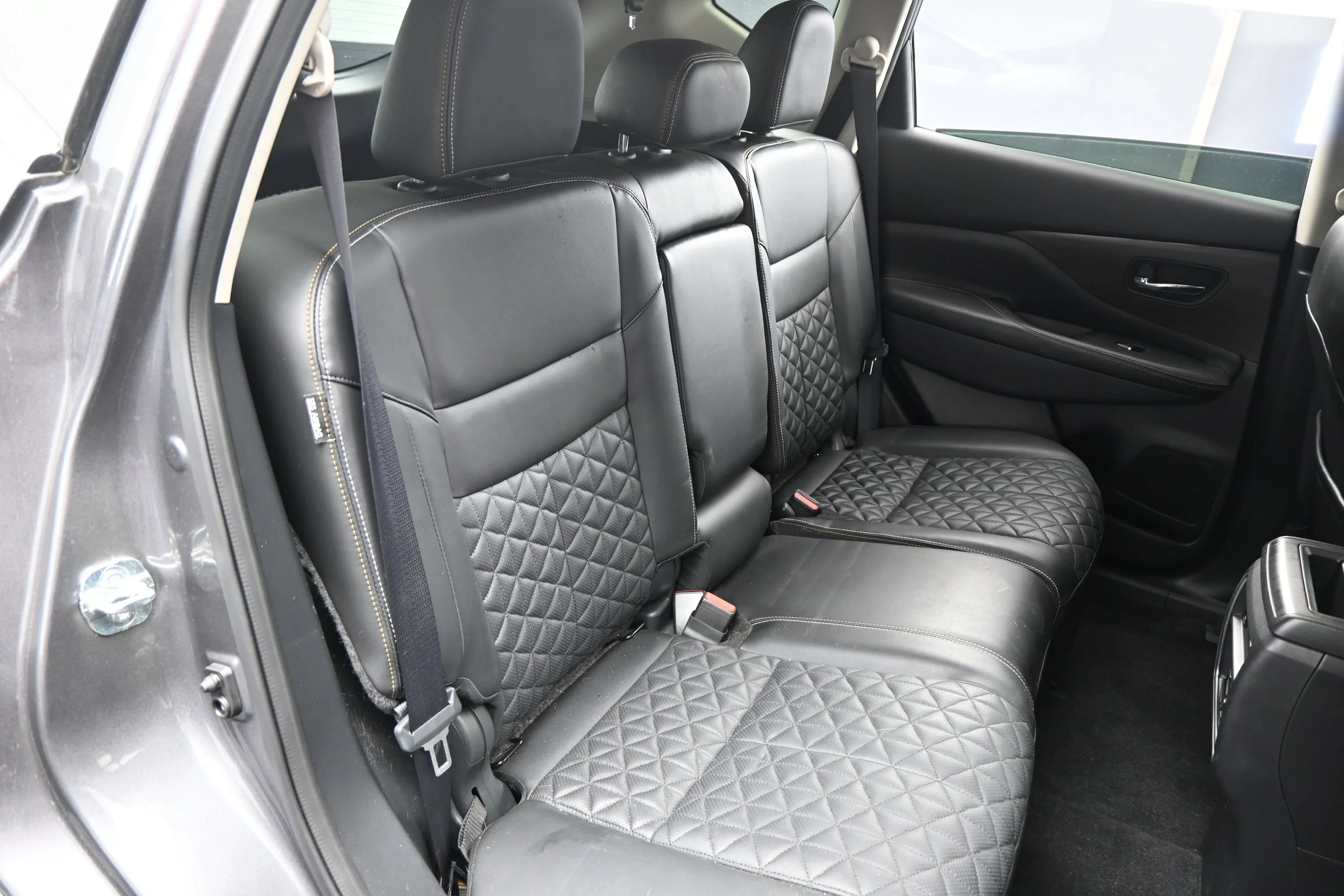 Certified Used 2024 Gun Metallic Nissan Platinum image 13