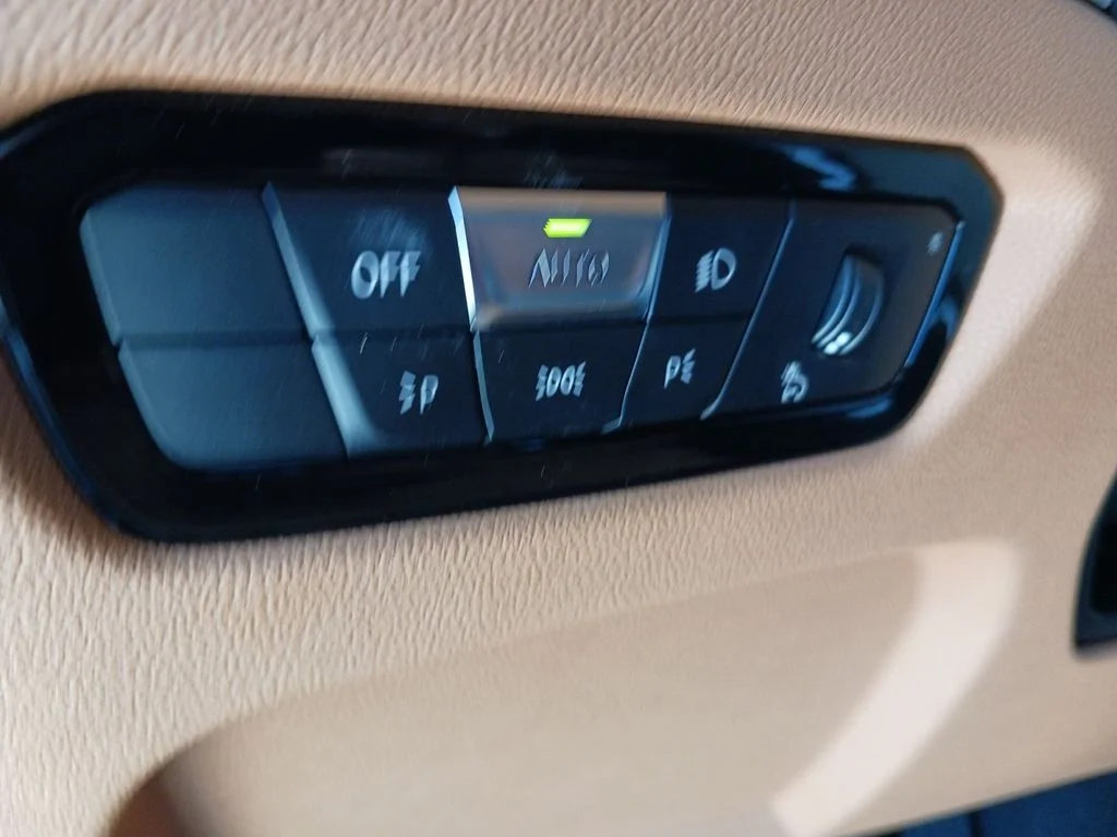 Used 2025 Black BMW 330i image 36
